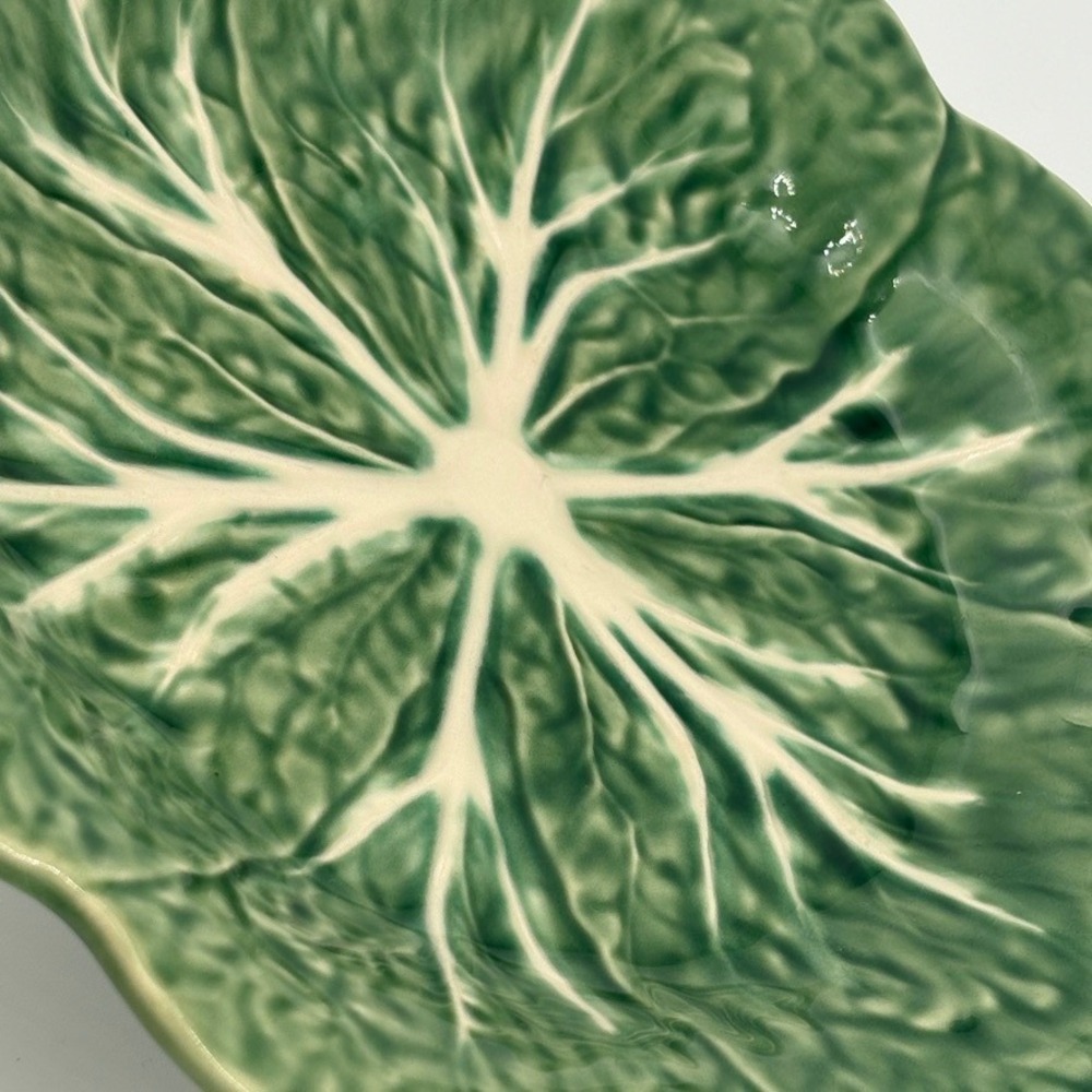 Bordallo Pinheiro Cabbage Leaf 9.25 Inch Luncheon Plate Green Vintage Crazing - Picture 3 of 10